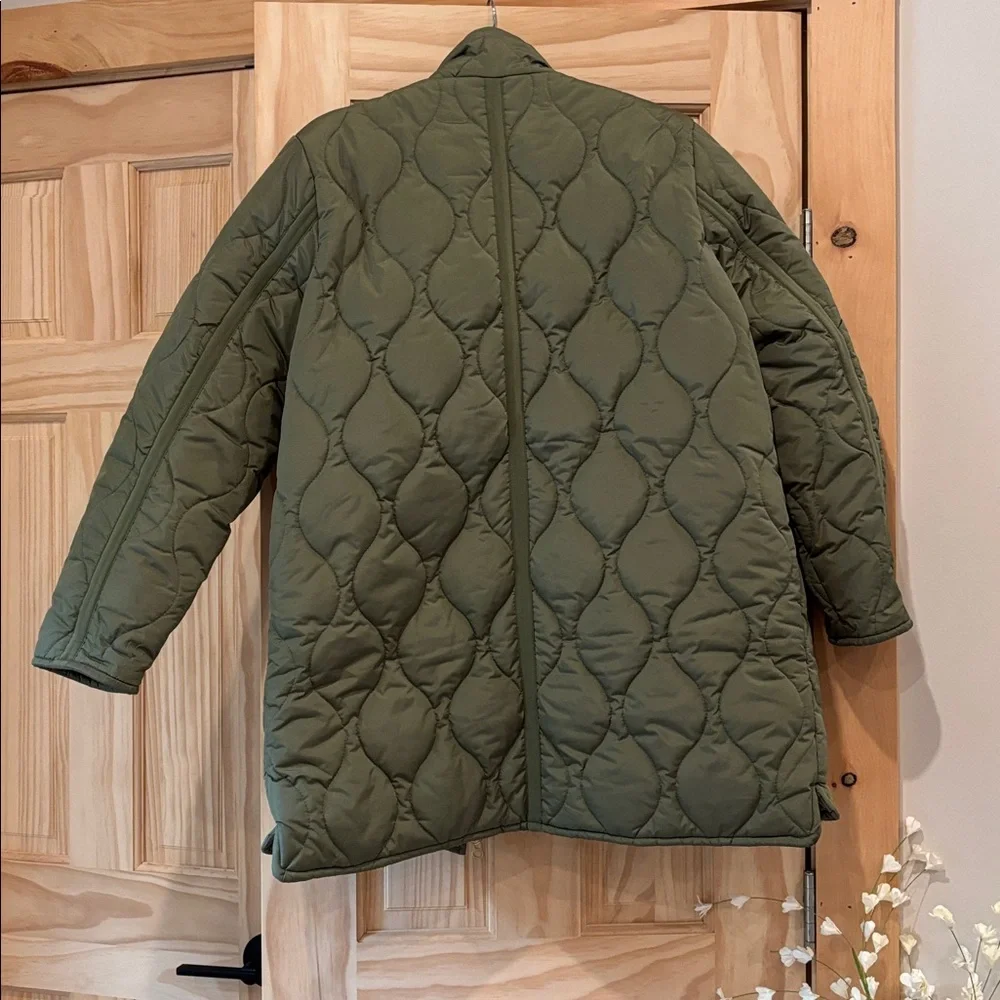 JCrew Signature Puffer Jacket - Picture 3 of 3
